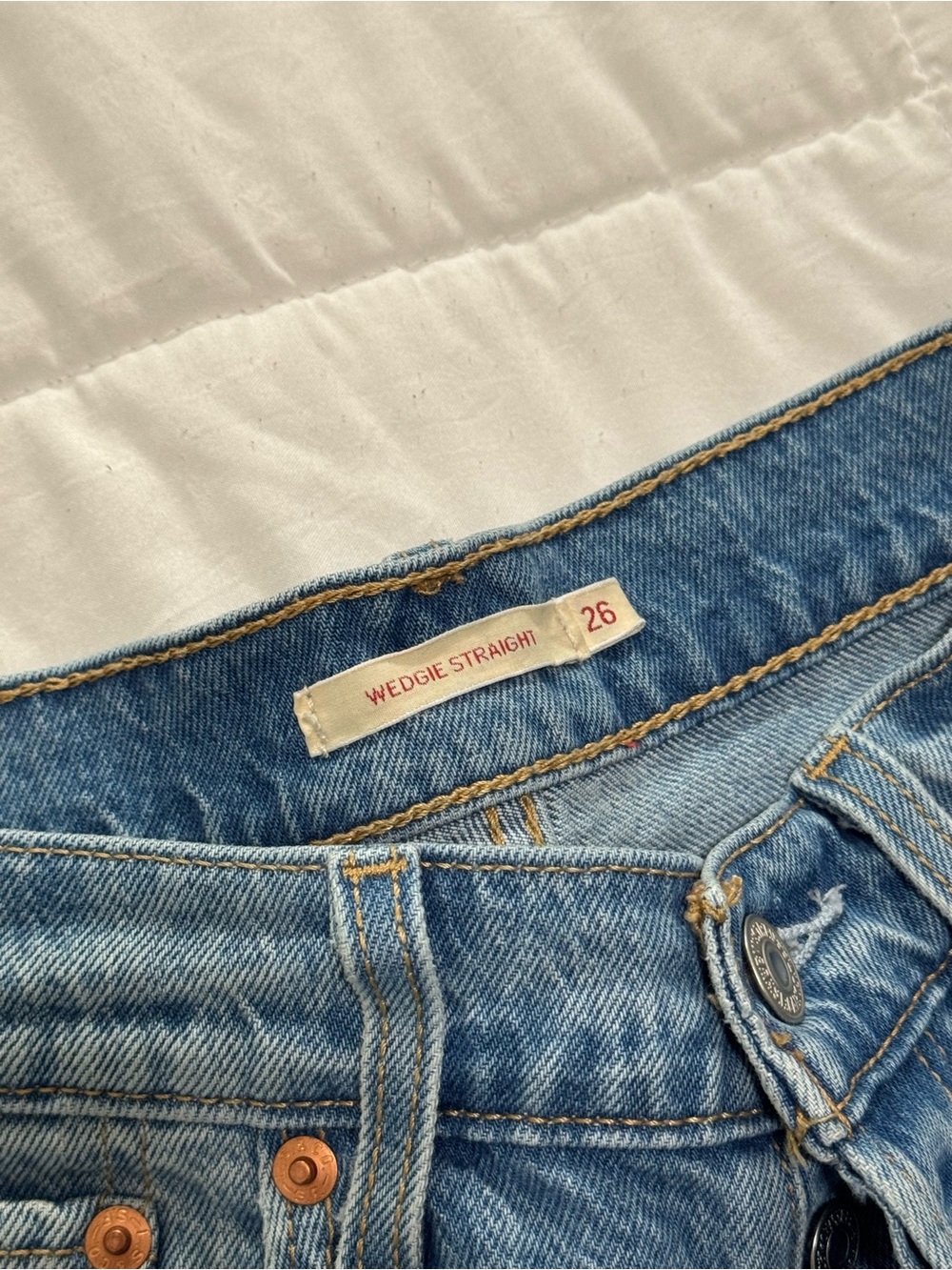 Levi's wedgie  Straight Jeans - Picture 2 of 7